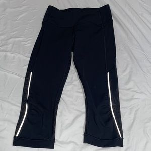 Lululemon black capri leggings